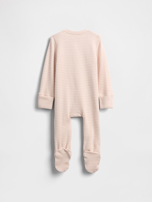 baby softspun waffel-bären-einteiler mit taschen und füßen