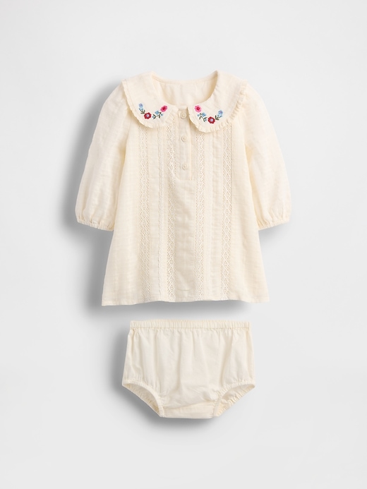 besticktes babykleid