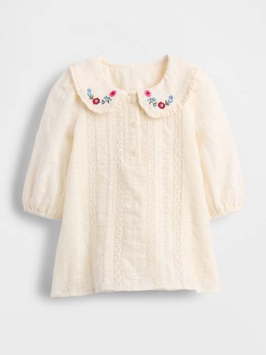 besticktes babykleid