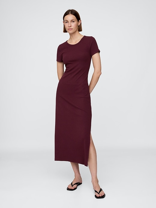 modernes rippstrick-maxi-t-shirt-kleid