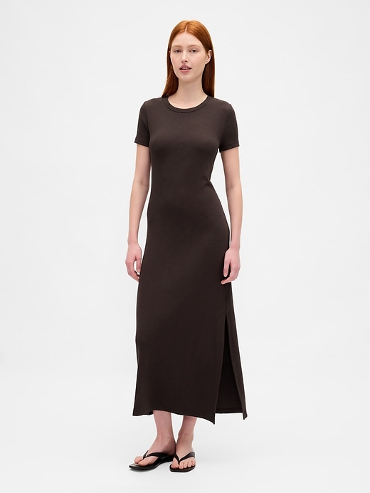 modernes rippstrick-maxi-t-shirt-kleid