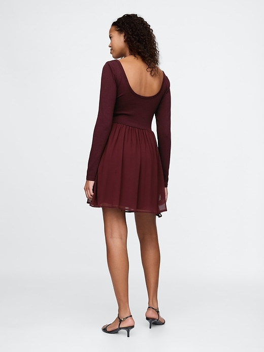 minikleid aus verschiedenen materialien