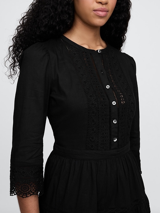minikleid mit spitzenbesatz