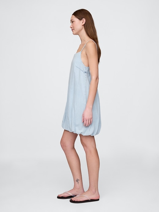 jeans-minikleid mit blasenmuster