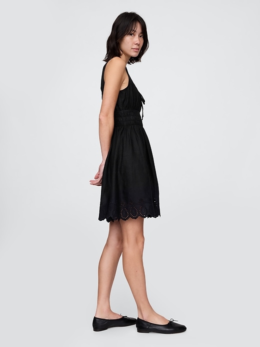 minikleid aus leinenmischung mit smokdetails