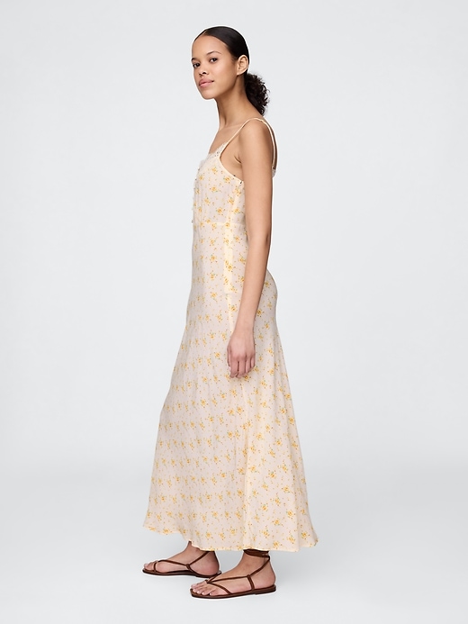 maxikleid aus crêpe mit spitzenbesatz und herzausschnitt