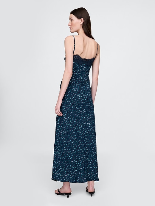 maxikleid aus crêpe mit spitzenbesatz und herzausschnitt