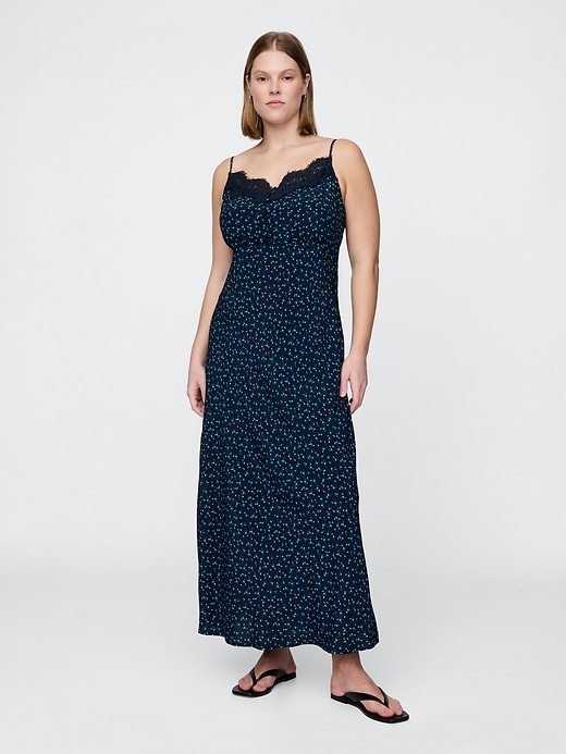 maxikleid aus crêpe mit spitzenbesatz und herzausschnitt