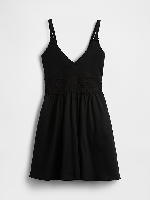 gehäkeltes minikleid aus verschiedenen materialien