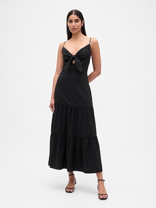 stufen-maxikleid mit bindeband vorne