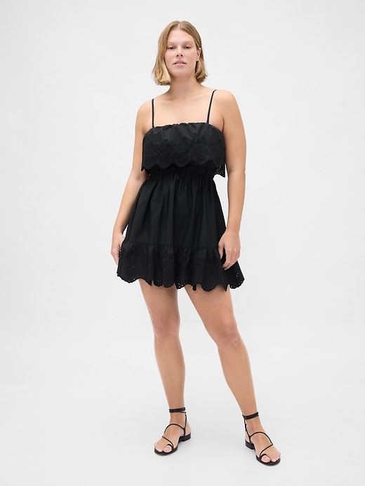 minikleid mit Ösen und rüschen
