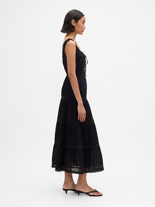 stufen-maxikleid mit spitzenbesatz