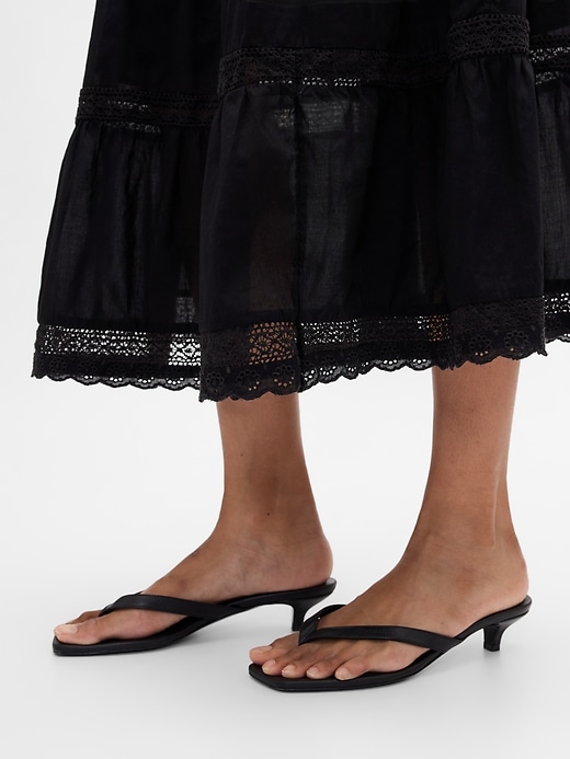 stufen-maxikleid mit spitzenbesatz