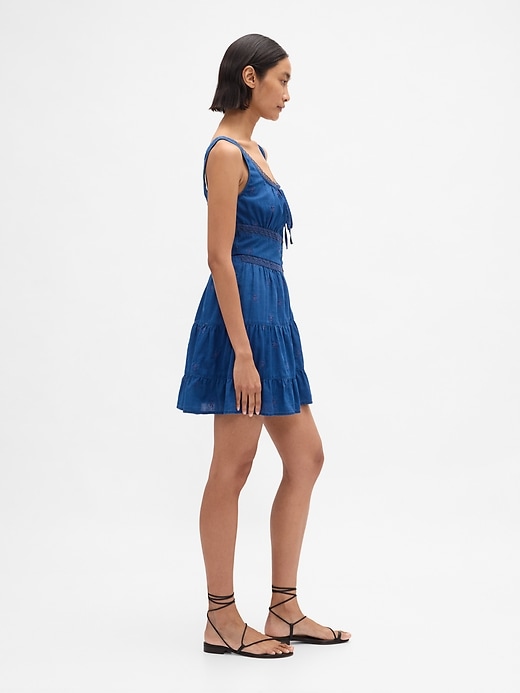 stufenkleid mit spitzenbesatz