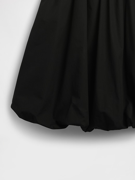 modernes minikleid aus verschiedenen materialien mit bubble-effekt