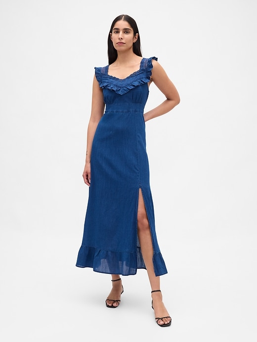indigofarbenes maxikleid mit rüschenbesatz