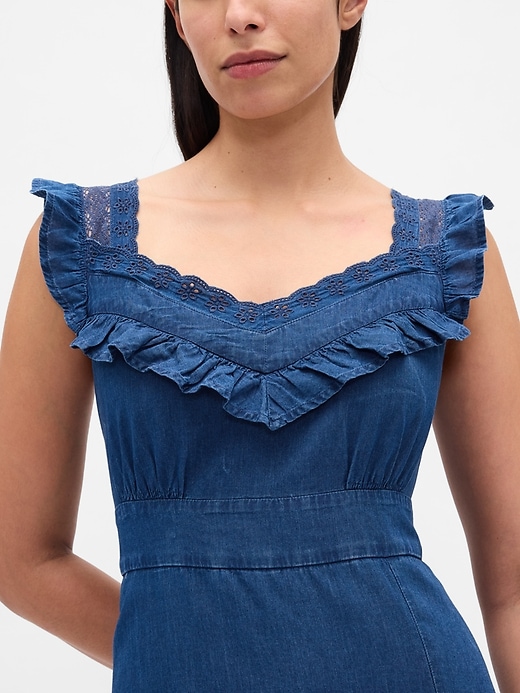 indigofarbenes maxikleid mit rüschenbesatz