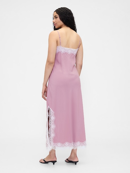 maxikleid mit spitzenbesatz