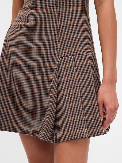 plissiertes minikleid mit eckigem ausschnitt