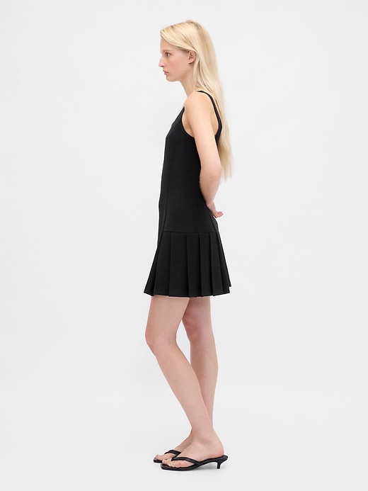 plissiertes minikleid mit eckigem ausschnitt