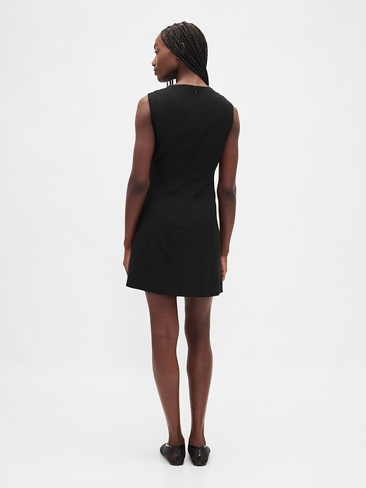 minikleid mit hohem kragen