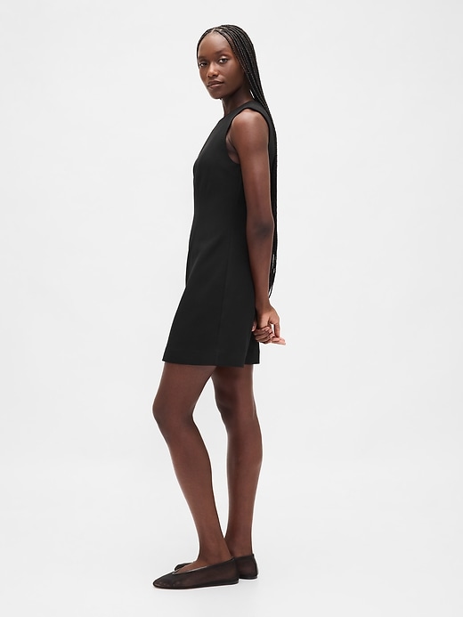 minikleid mit hohem kragen