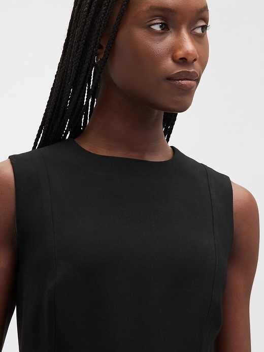 minikleid mit hohem kragen