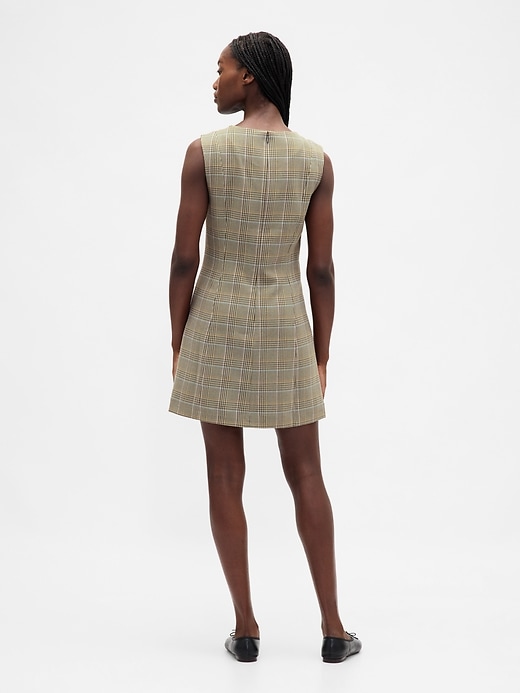 minikleid mit hohem kragen