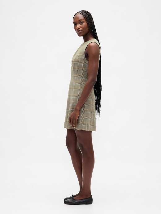 minikleid mit hohem kragen