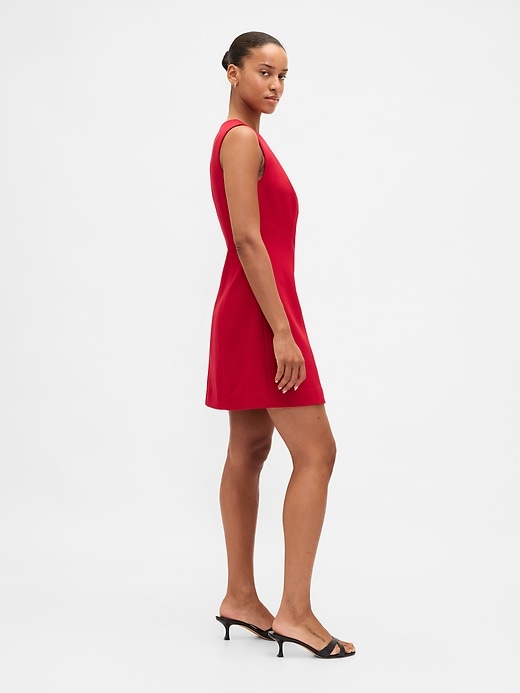 minikleid mit hohem kragen