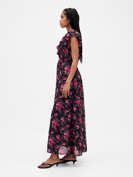 maxikleid mit rüschen und v-ausschnitt