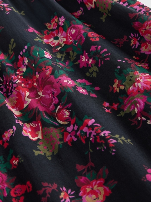maxikleid mit rüschen und v-ausschnitt