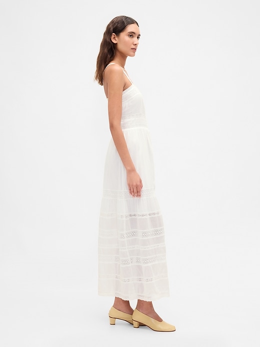 maxikleid mit spitzenbesatz