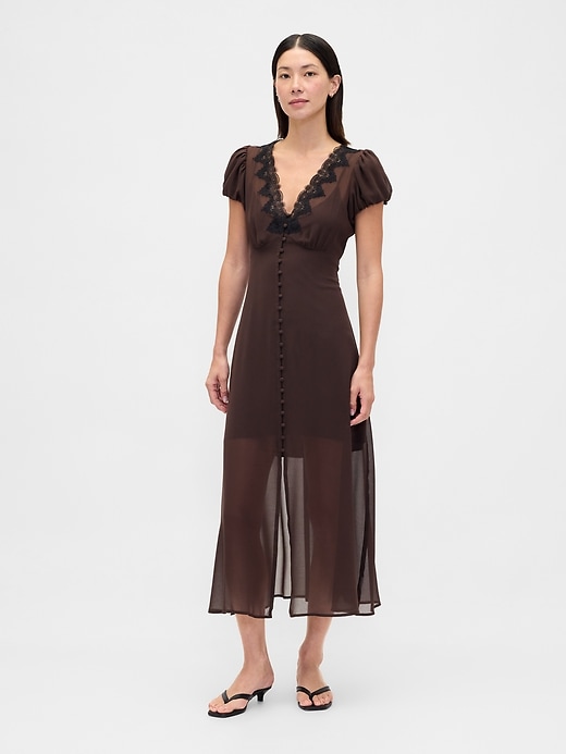 maxikleid mit v-ausschnitt und spitzenbesatz