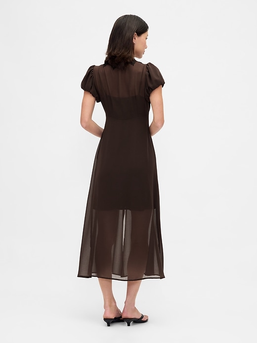 maxikleid mit v-ausschnitt und spitzenbesatz