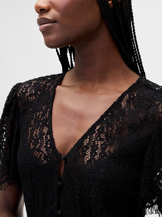 midikleid aus spitze mit v-ausschnitt