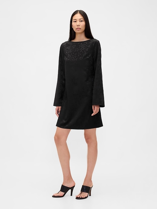 minikleid mit u-boot-ausschnitt