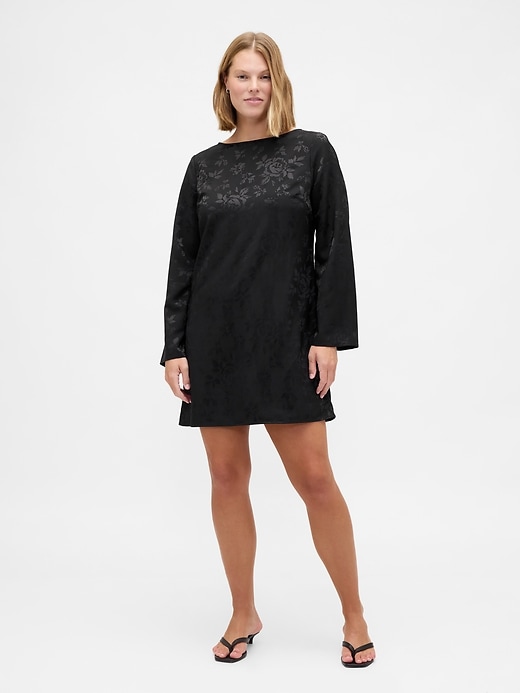 minikleid mit u-boot-ausschnitt