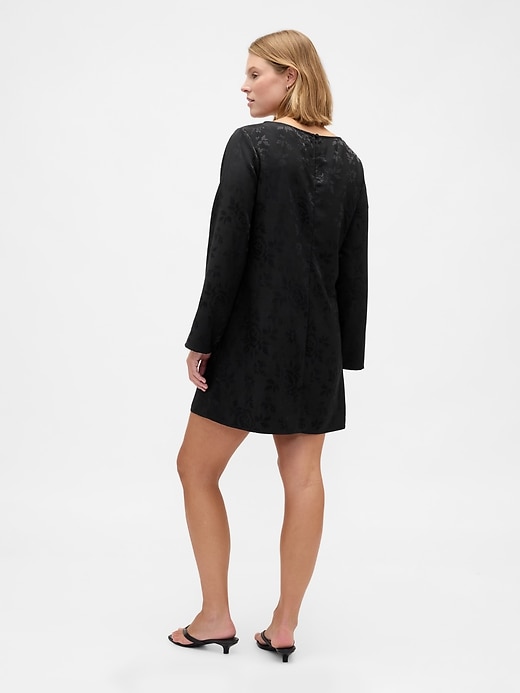 minikleid mit u-boot-ausschnitt