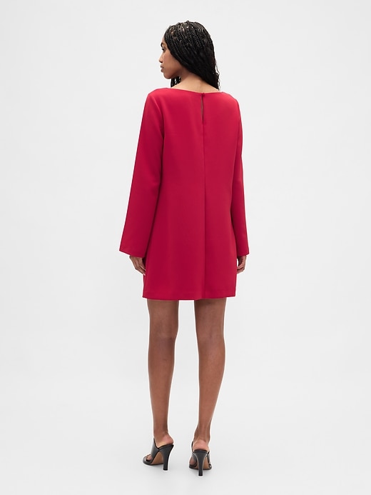 minikleid mit u-boot-ausschnitt