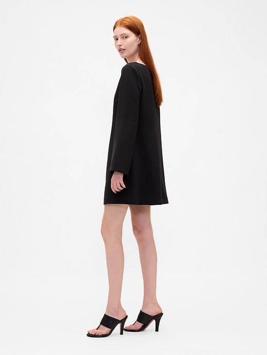minikleid mit u-boot-ausschnitt