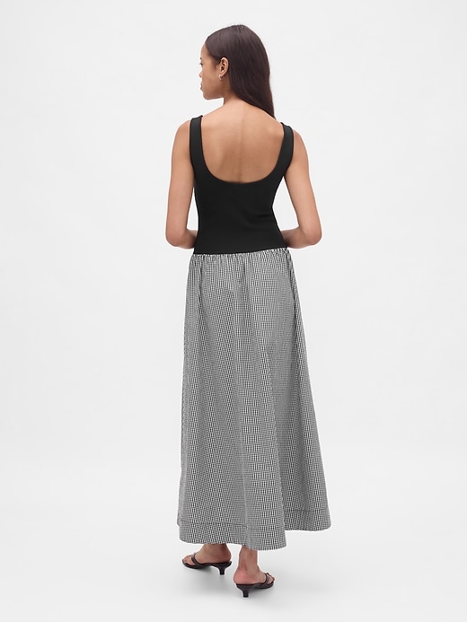 maxikleid aus verschiedenen materialien mit tiefer taille