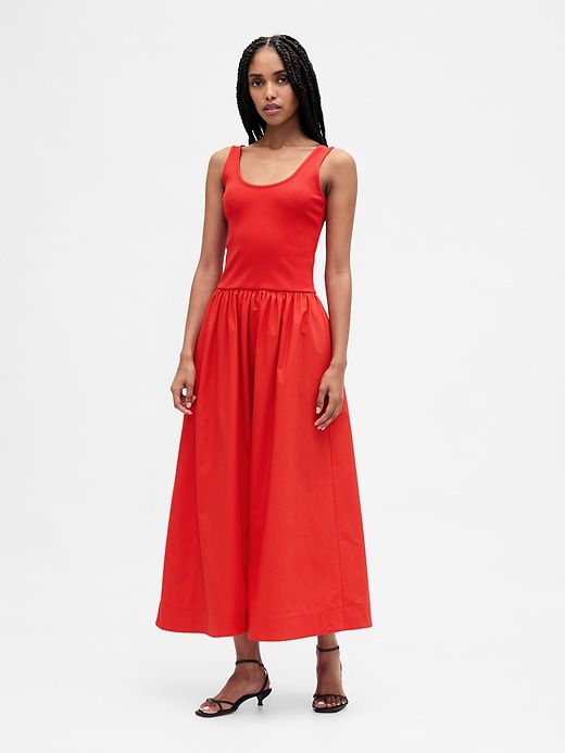 maxikleid aus verschiedenen materialien mit tiefer taille
