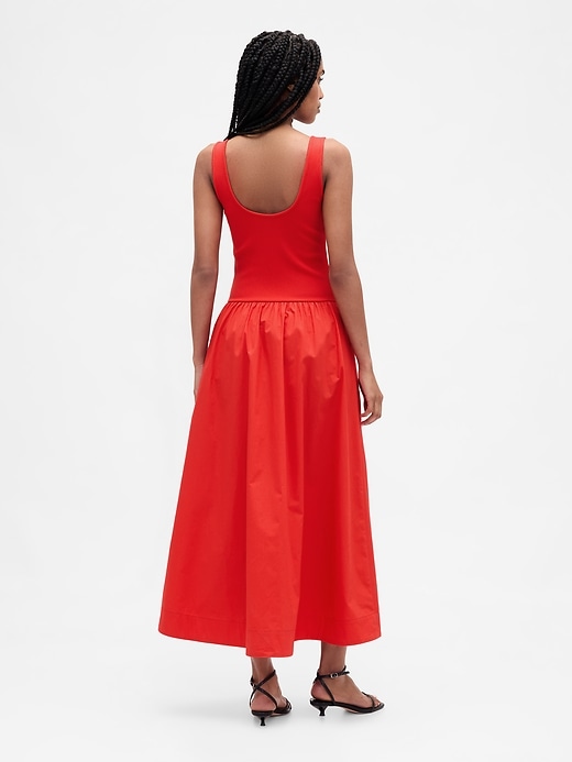 maxikleid aus verschiedenen materialien mit tiefer taille