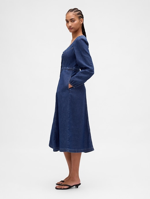 jeans-midikleid mit herzausschnitt