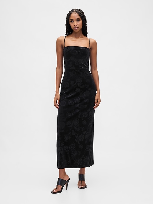 samt-maxikleid mit eckigem ausschnitt