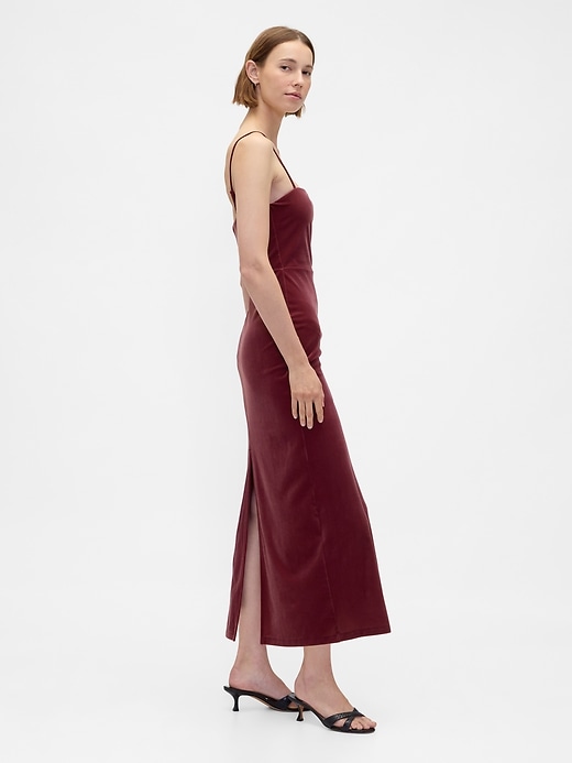 samt-maxikleid mit eckigem ausschnitt