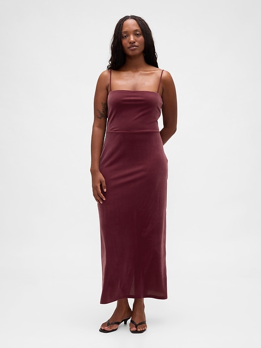 samt-maxikleid mit eckigem ausschnitt