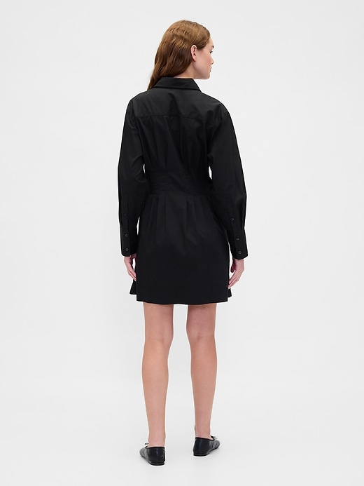 plissiertes mini-hemdkleid