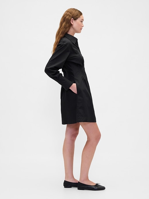 plissiertes mini-hemdkleid